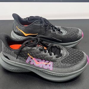Hoka Black and Gray Mach 6 Running Shoes size 8